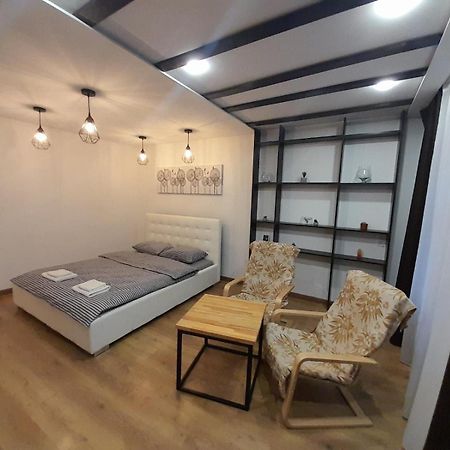 White Rooms On City Center Лвив Екстериор снимка