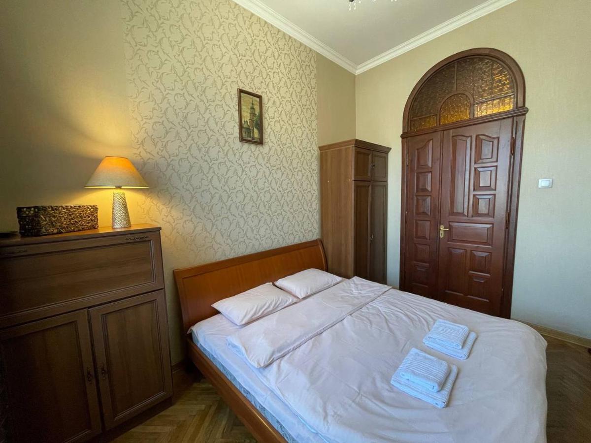 White Rooms On City Center Лвив Екстериор снимка