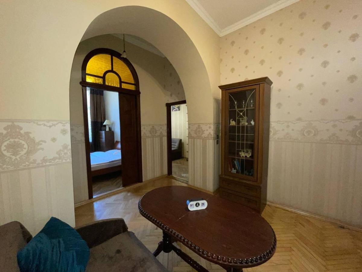White Rooms On City Center Лвив Екстериор снимка