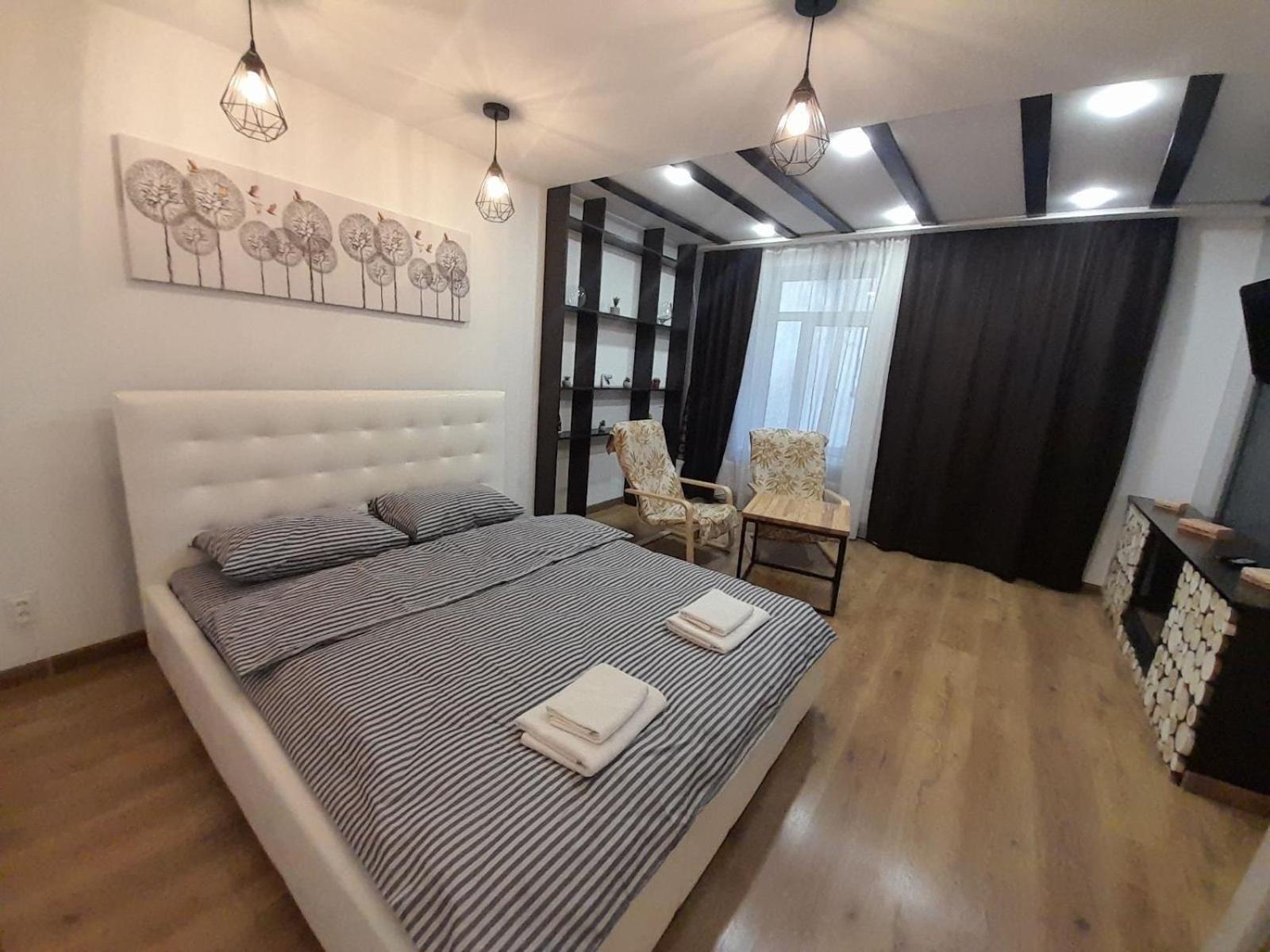 White Rooms On City Center Лвив Екстериор снимка