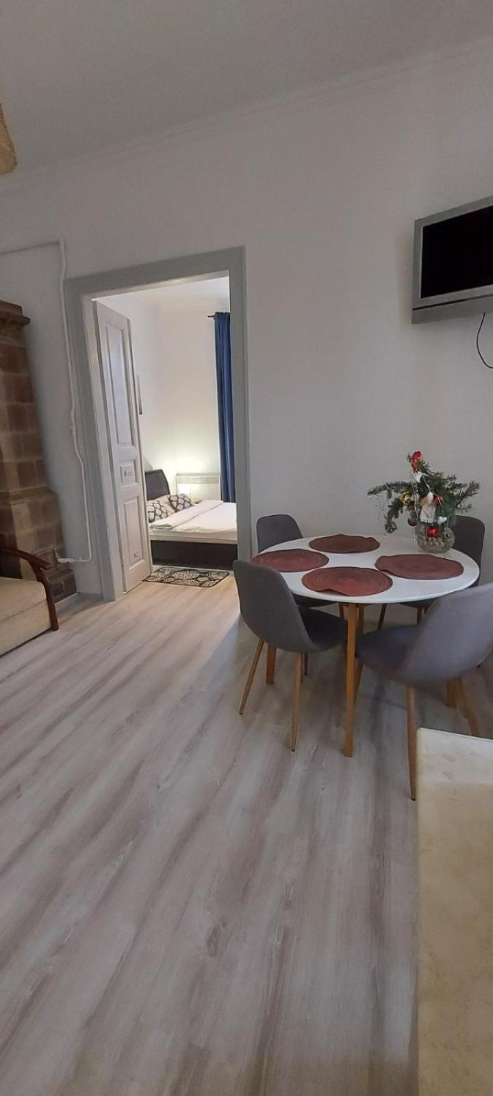 White Rooms On City Center Лвив Екстериор снимка