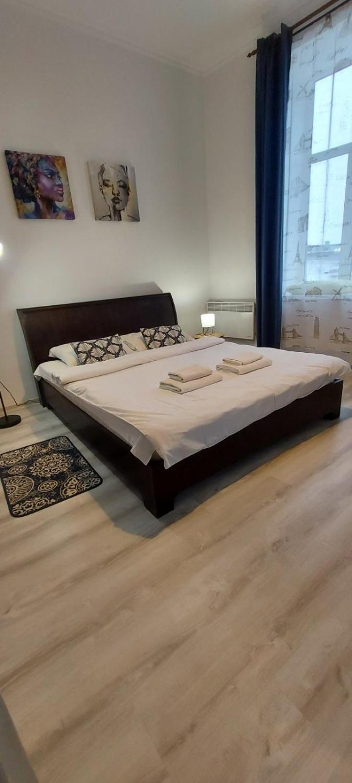 White Rooms On City Center Лвив Екстериор снимка