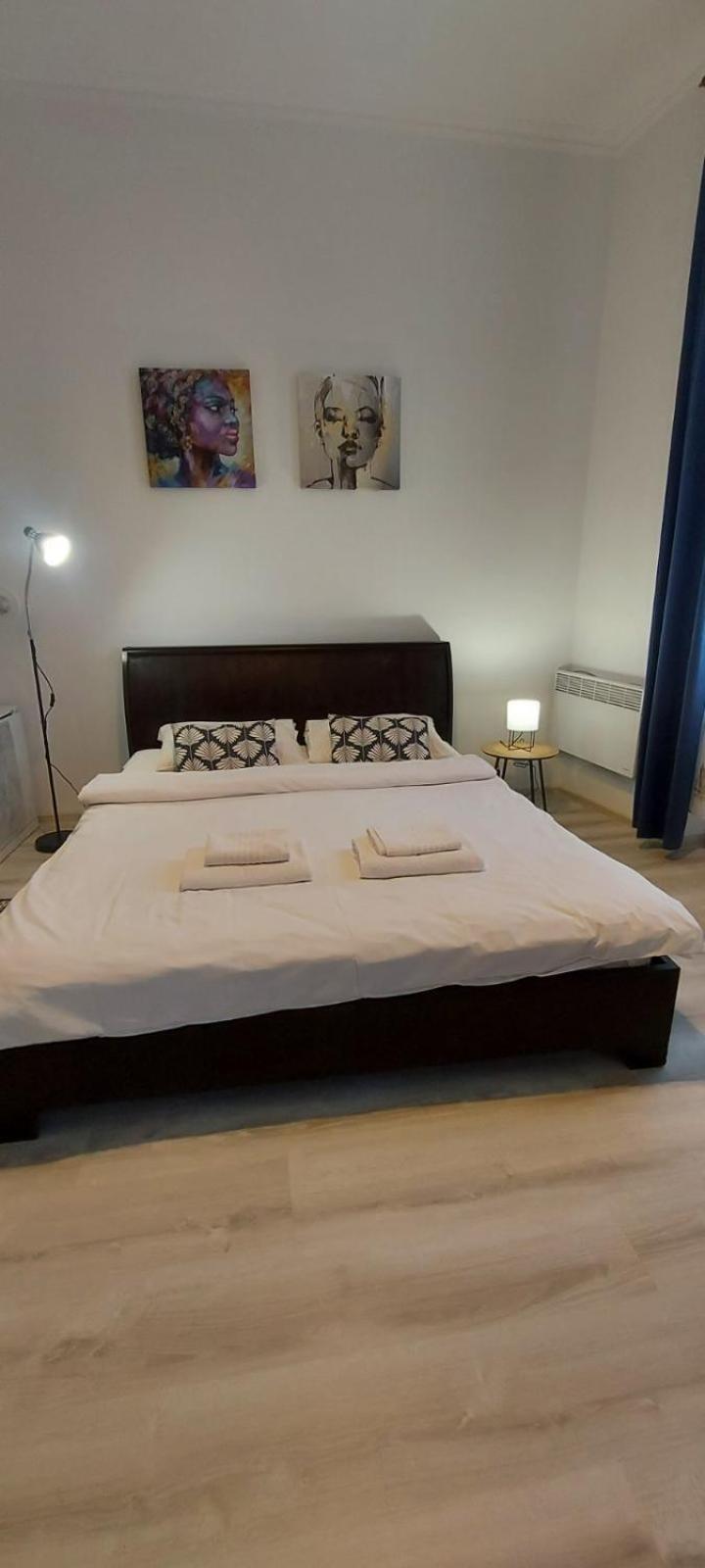 White Rooms On City Center Лвив Екстериор снимка