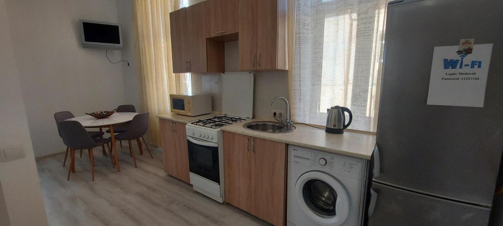 White Rooms On City Center Лвив Екстериор снимка